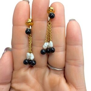 Avon genuine freshwater pearl dangle clip Earrings NIB. VINTAGE 1993